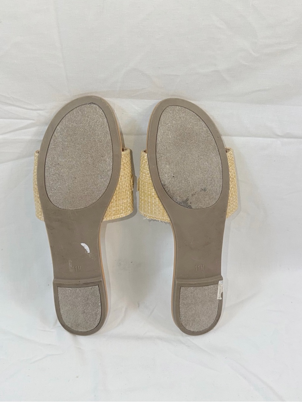 GUESS Traps Tan Raffia Slide Sandals Gold Chain Logo Flat Slides 11M WGTRAPS-R - Picture 4 of 7